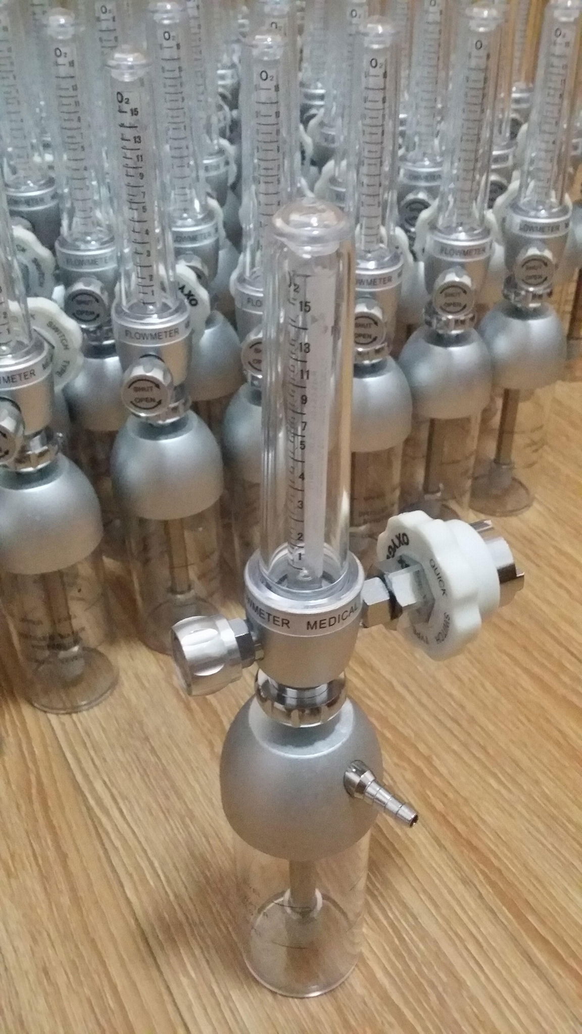 Oxygen Flowmeter with Humidifier 5