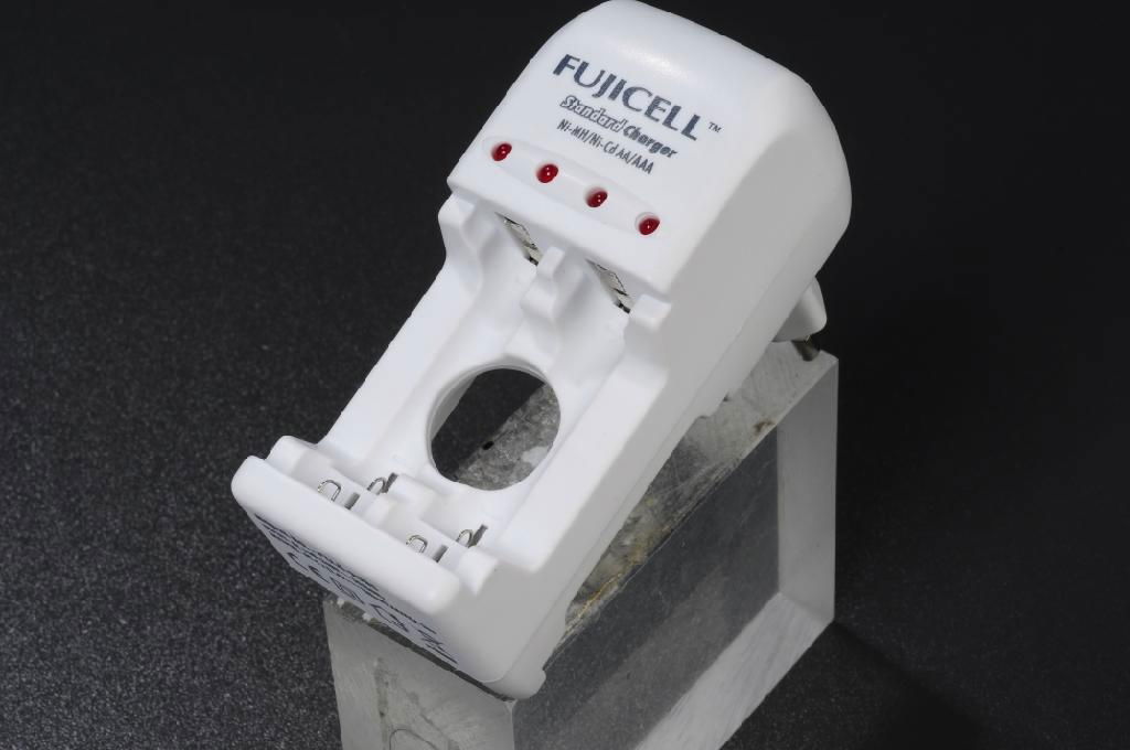 FUJICELL battery Charger 4