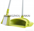 2017 New type DUSTPAN WITH BROOM 1