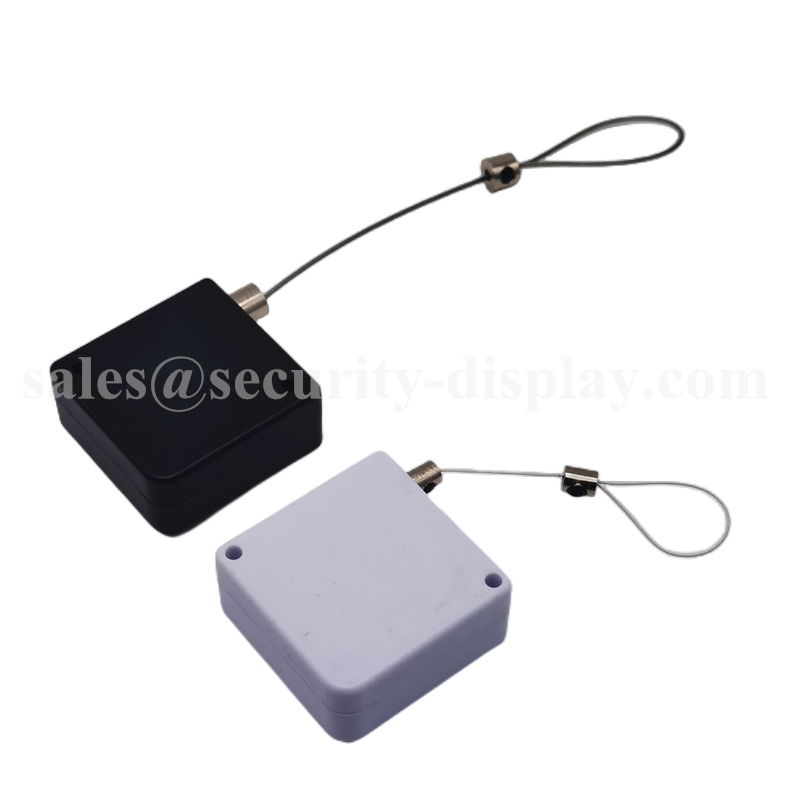 small square retractable pull box