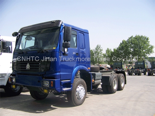 SINOTRUK HOWO All-Wheel Drive Tractor(4X4 6X6) 2