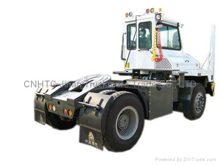 SINOTRUK HOVA Yard Low-speed Tractor (Transmission Auto Fifth Wheel Fixed)