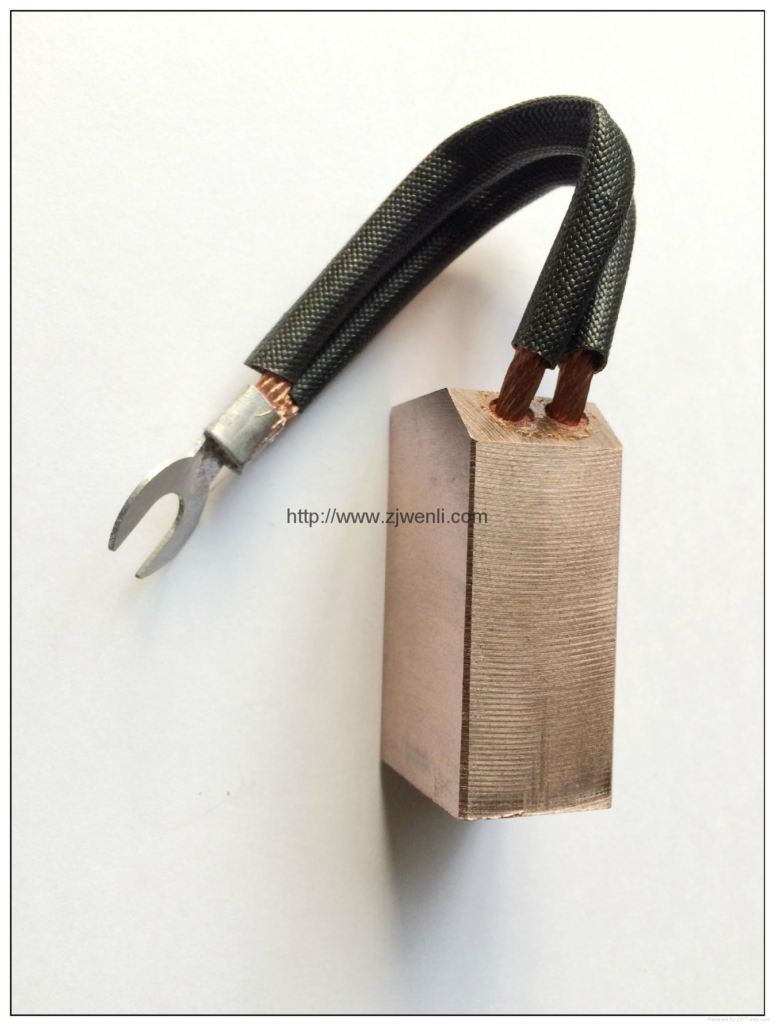 只 最少订量:100 只 现在查询 产品描述 发电机碳刷系列 型号:wl-j164