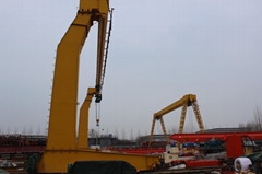 l型电动葫芦门式起重机是单侧支腿结构,适合吊