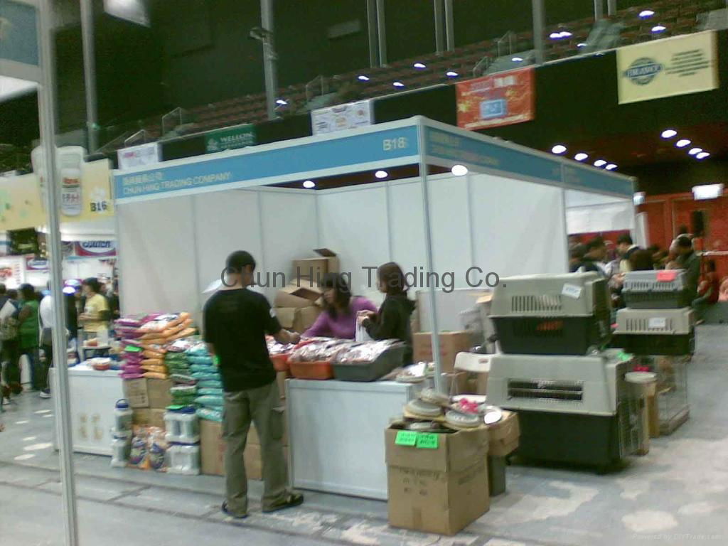 Kids visit our booth in pet show in 2008 