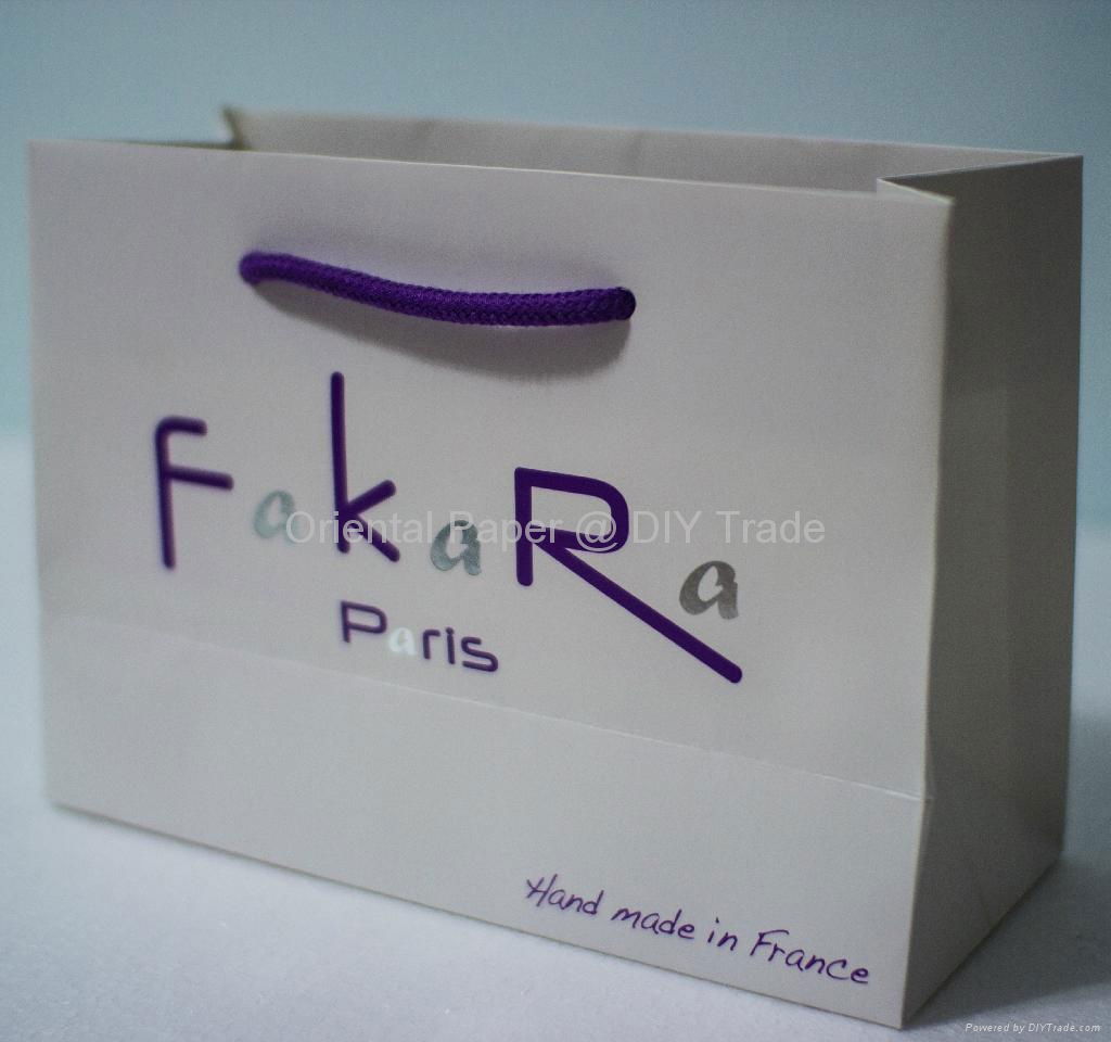 Paper Bag with Matt Lamination and Silver Hot Foil Stamping Gift