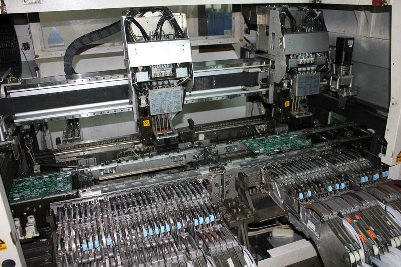 smt 贴片机生产车间