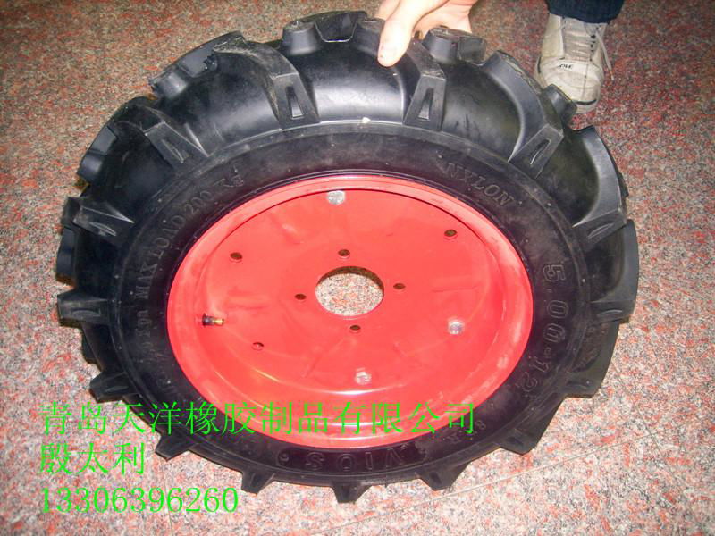 Good quality Agricultural tires 700-12 2