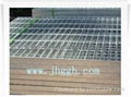 Platform for steel grid plate