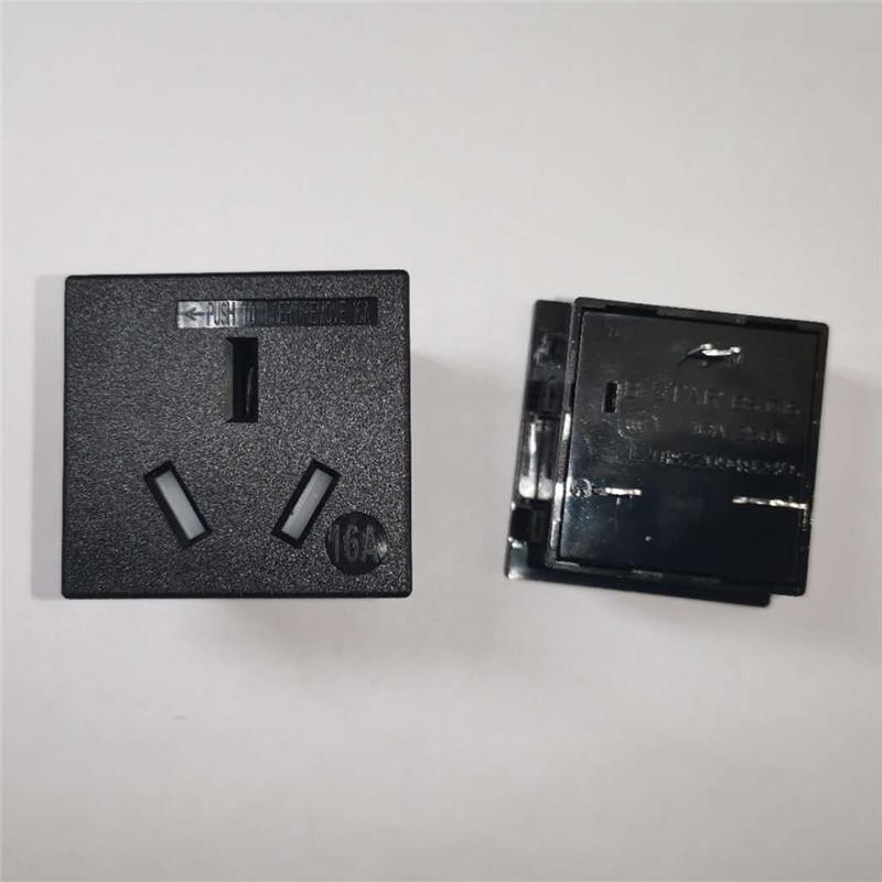  廠家供應帶保護門新國標插座PDU專用面板BS-G16-5-AB 4