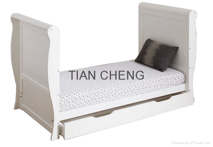 3 IN 1 Baby sleigh cot bed 2