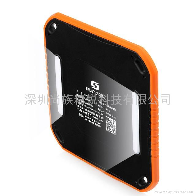 新款戶外三防太陽能移動電源 手機充電寶 2