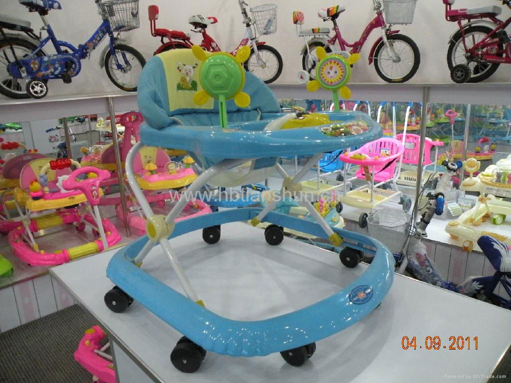 2014 plastic baby item baby walker 3