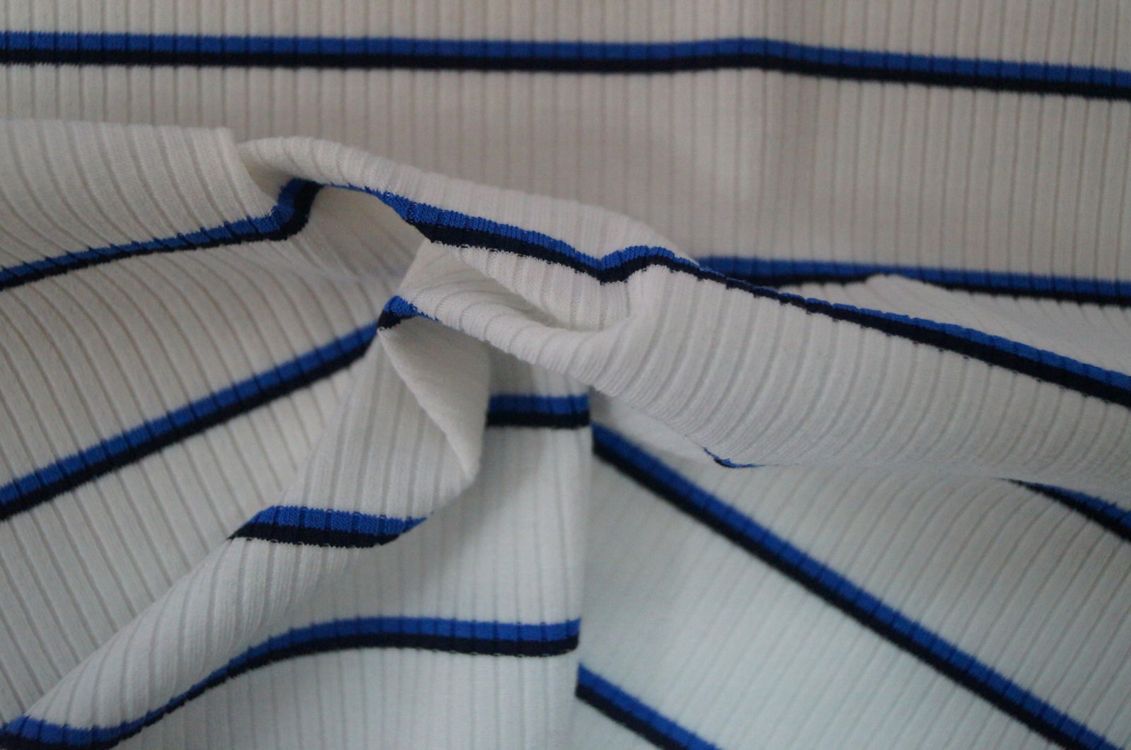 Stripe nylon polyester spandex yarn dyed crepe seersucker knitted elastic fabric 2