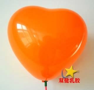 12寸珠光心形气球 3