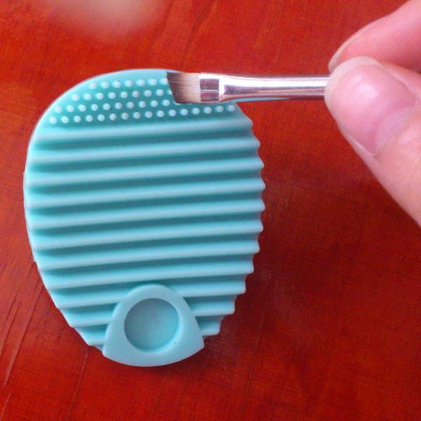 2014 New Arrival Silicone Makeup Brush Cleaner 3