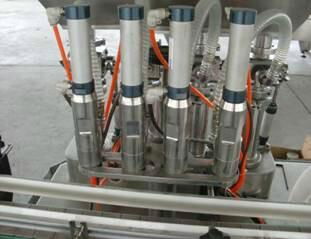 4 Heads filling machine