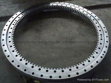 TADANO TR250M-5 SWING BEARING