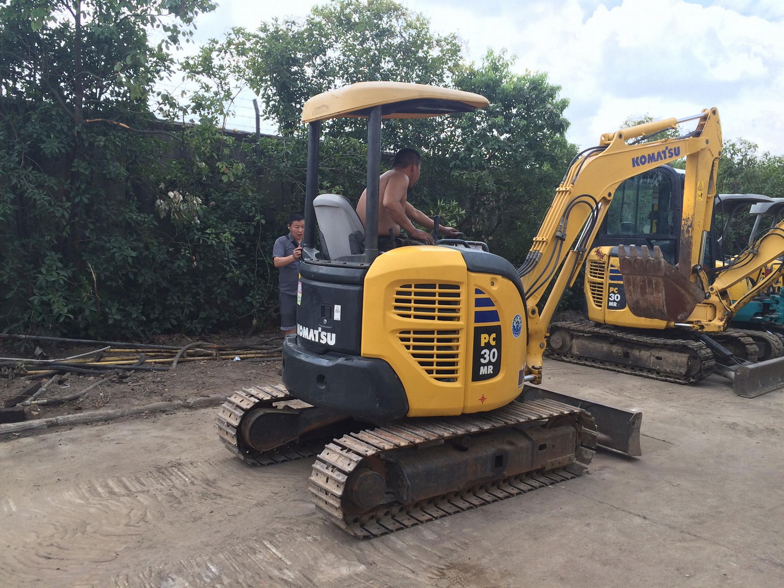 Komatsu PC30MR-2 EXCAVATOR