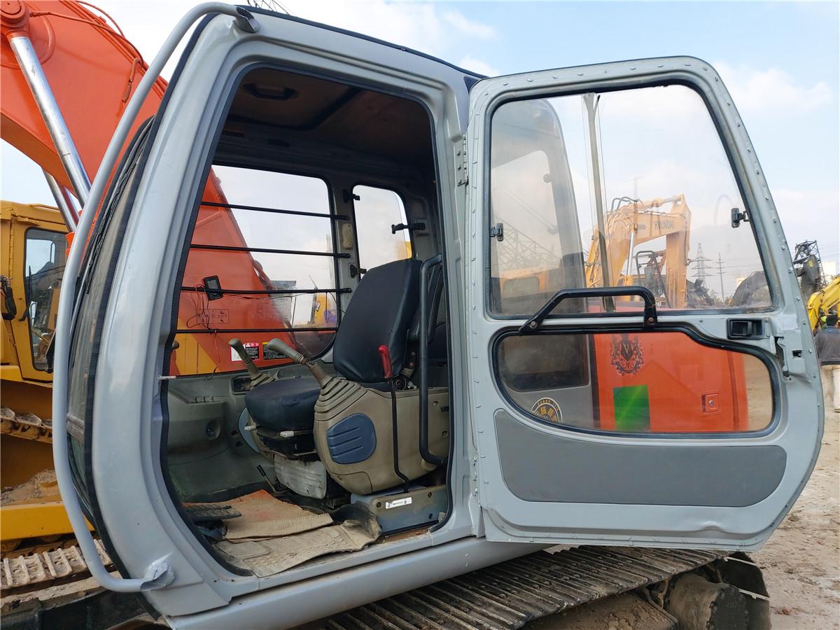 Used Hitachi EX120-5 hydraulic excavator 5