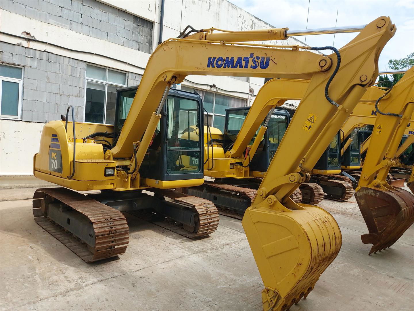 Used  KOMATSU PC70-8 EXCAVATOR 3