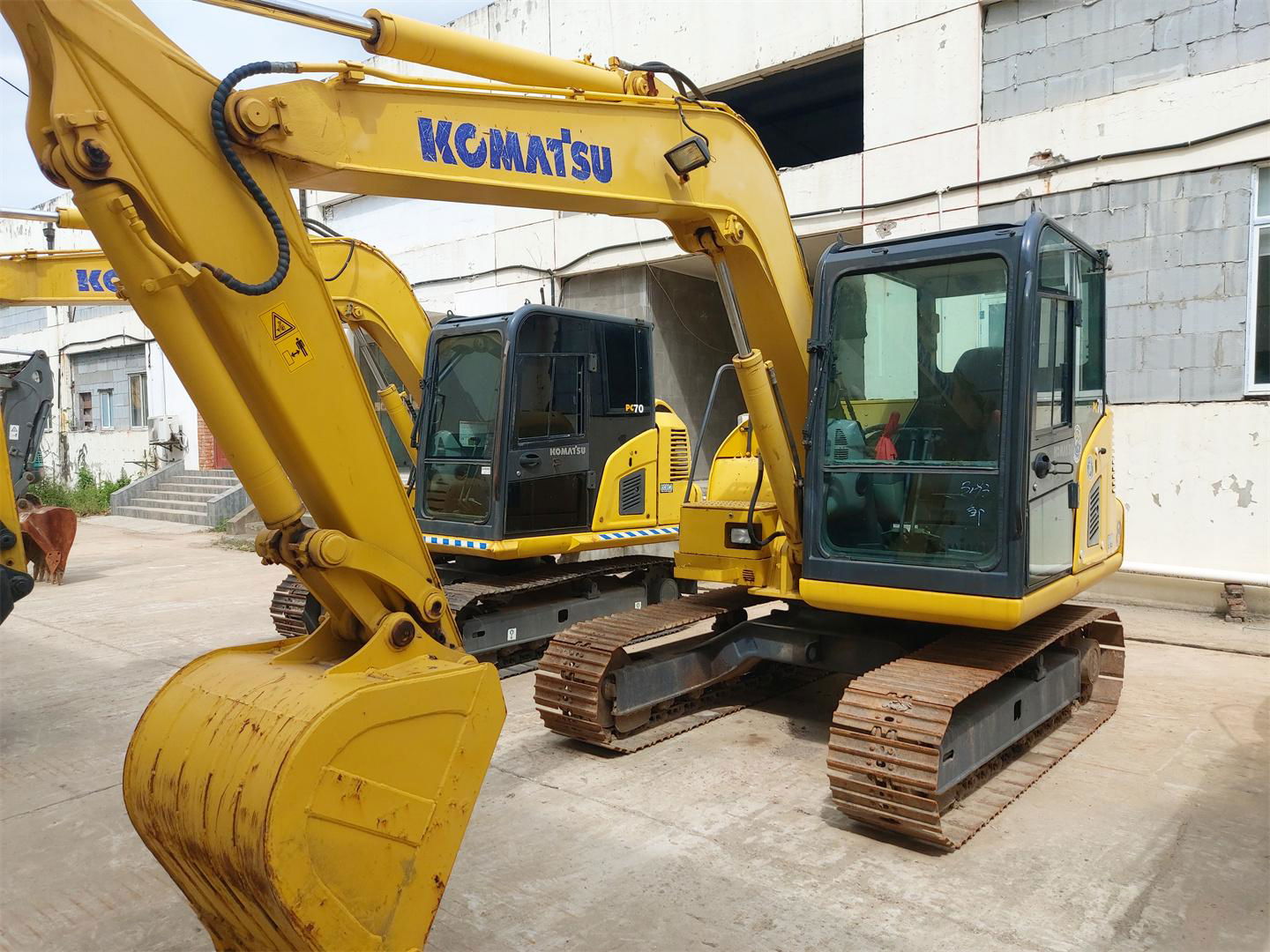 Used  KOMATSU PC70-8 EXCAVATOR 4