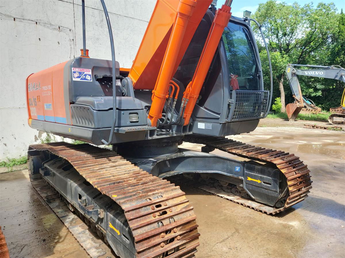 Used Hitachi ZX200-3  excavator 4