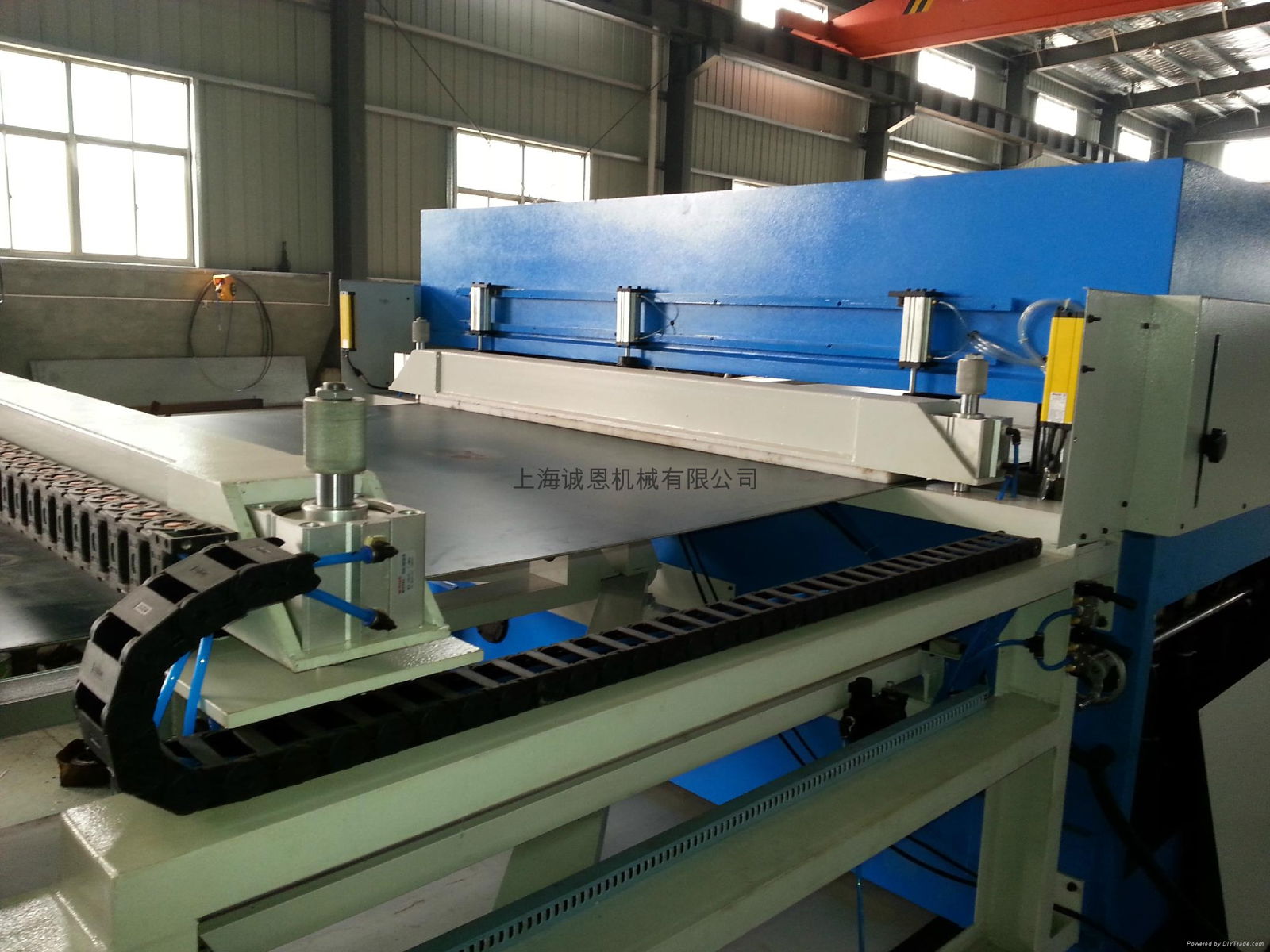 conveyor belt type automatic NC precision four-post Hydraulic Cutting Machine 2