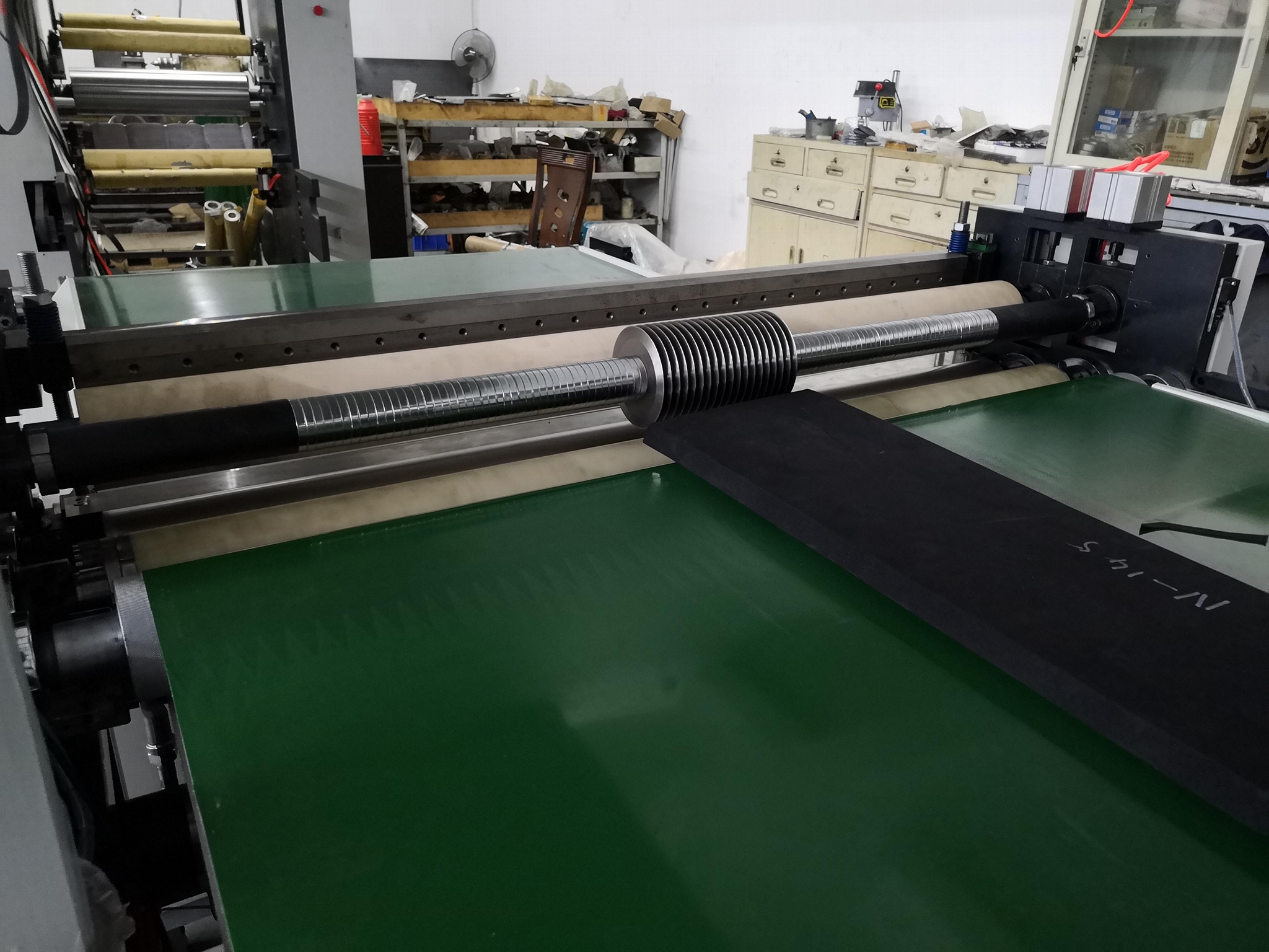Fully automatic slitting and transverse cutting machine 5