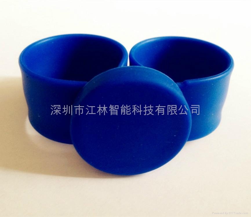 江林卡厂供应可调拍拍硅胶腕带 RFID手环 3
