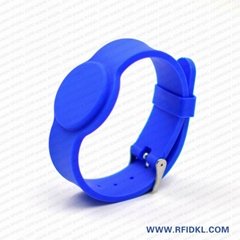 《厂家直销》RFID胿胶手腕带 铁扣腕带 
