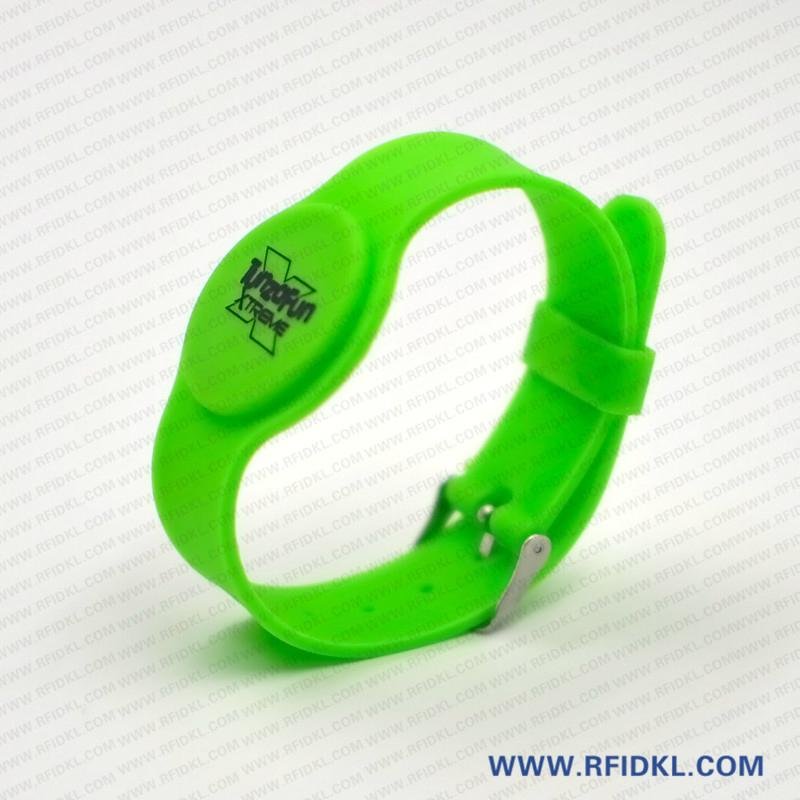 《廠家直銷》RFID胿膠手腕帶 鐵扣腕帶  2