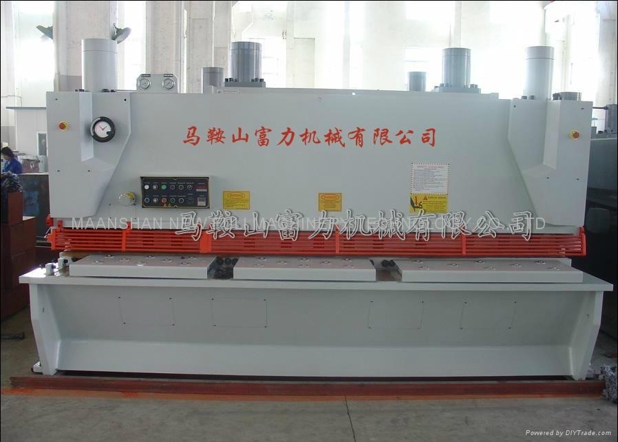 QC11Y系列液压闸式剪板机 4