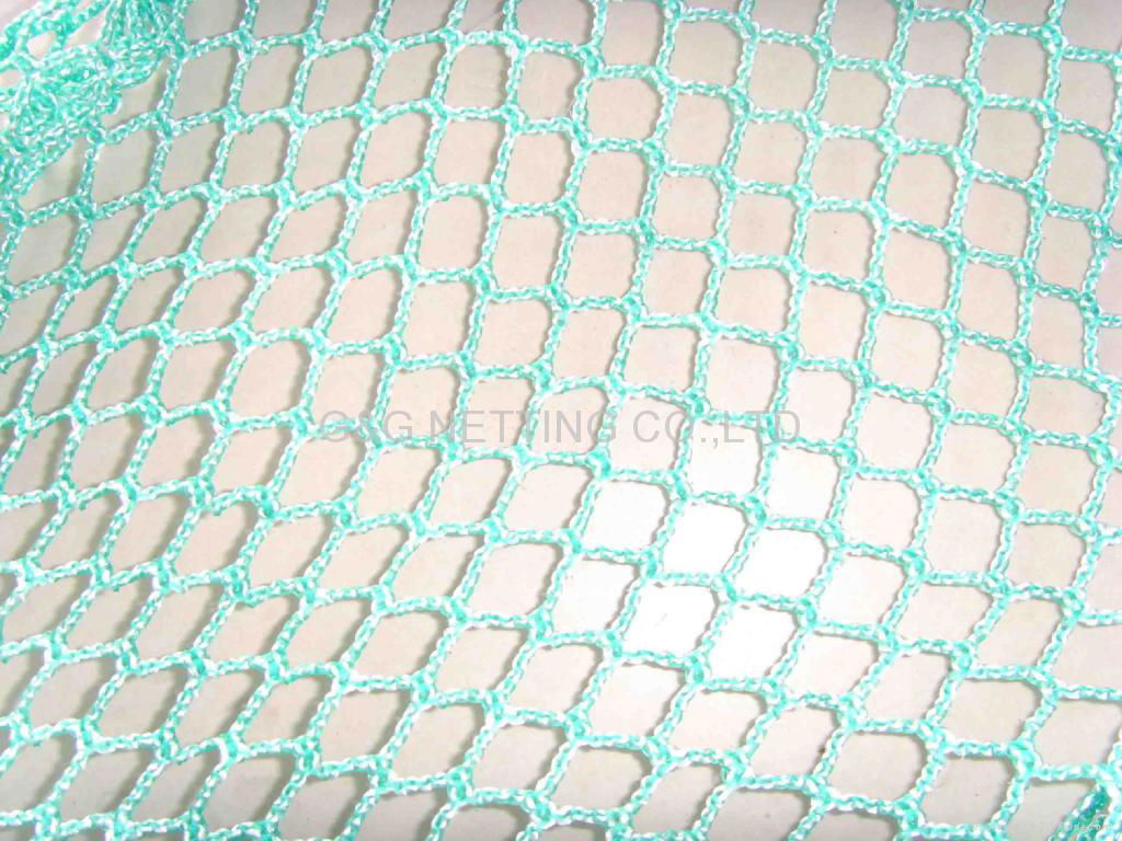 POLYETHYLENE KNOTLESS NET AND NETTING 2