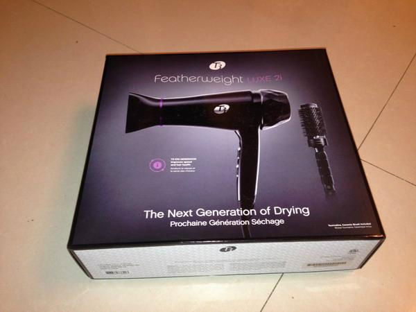  Featherweight Luxe 2i Ion Generator Hair Dryer 3