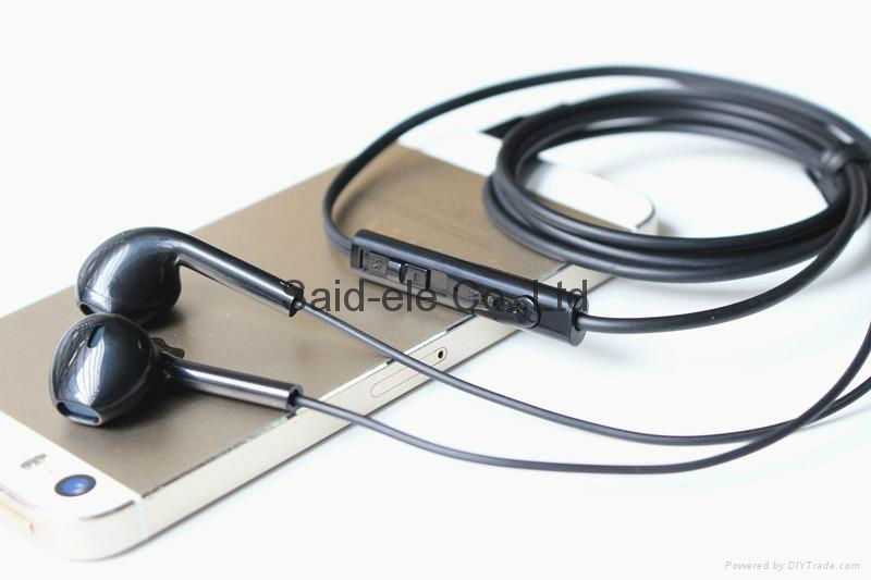 3.5mm low cost earphone for iphone with mic and volume control
