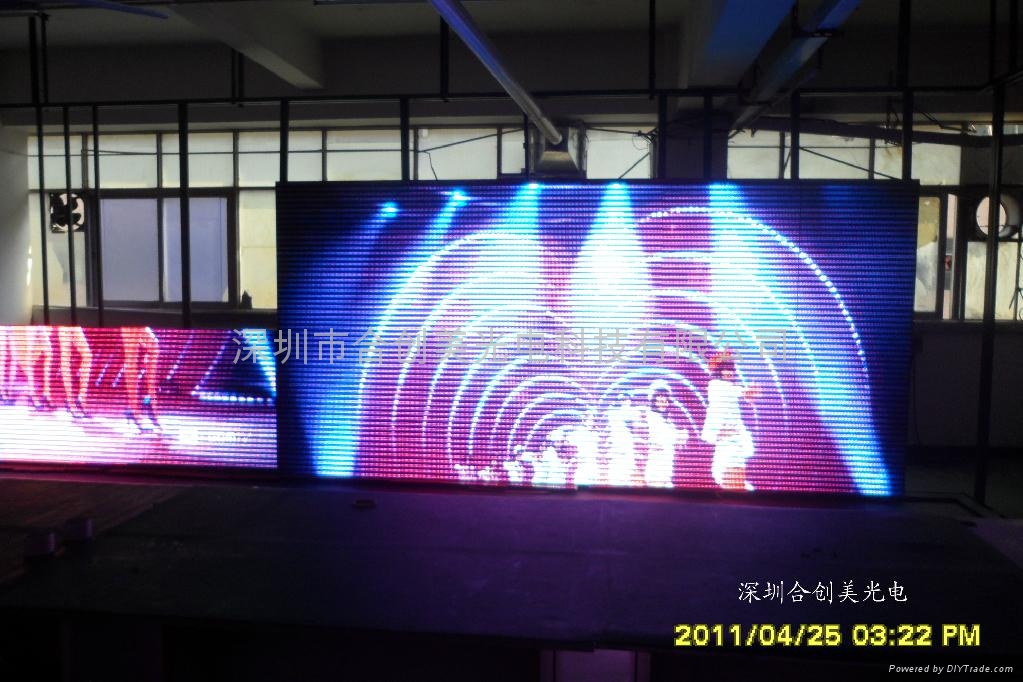 懸挂式P16全彩LED顯示屏 3
