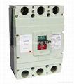 Moulded Case Circuit Breaker 3