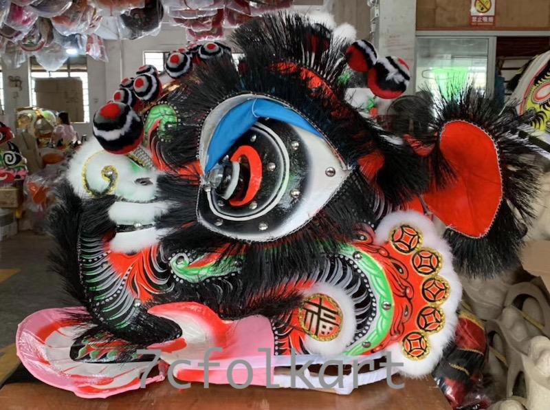 Traditional Futsan style lion heads with gold corn cheeks 2