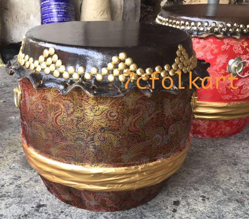 High pitch drum with golden handles, nails and fabric 2