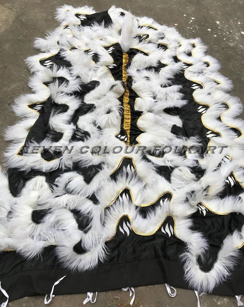 Lion tail and pants with printed fabric and trim fur 4