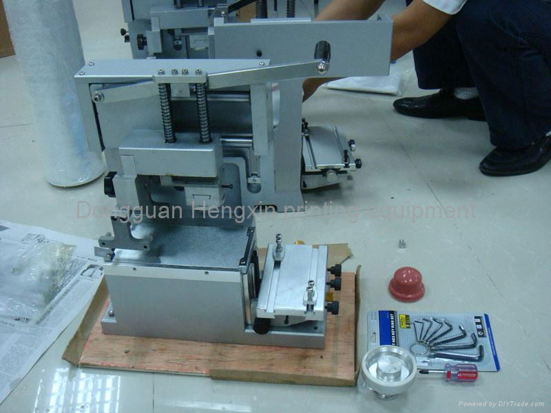  China Manufacturer Manual pad printer with closed ink cup 2