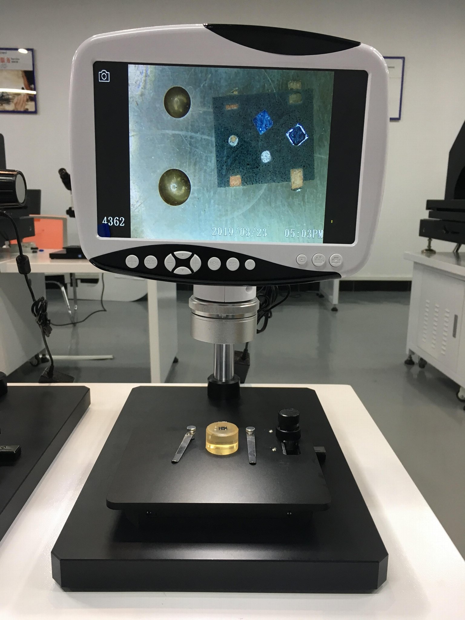 LCD Measuring Microscope 3