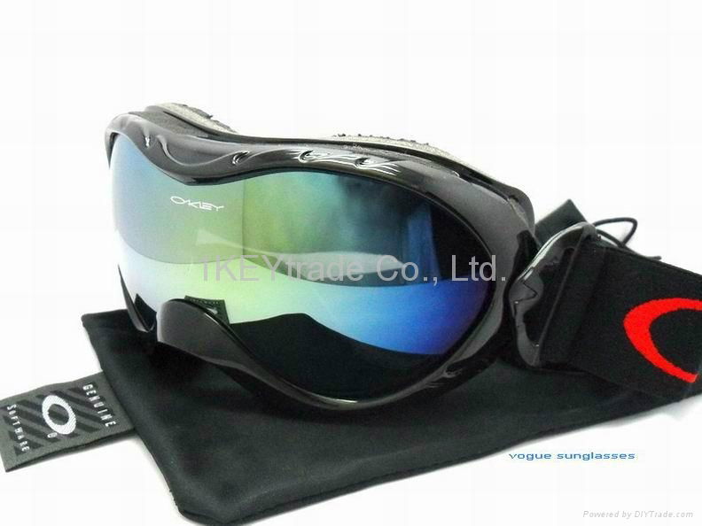 Oakley 2012 Latest Design AAA Ski Goggles Super Quality Fashion Eyewears 3