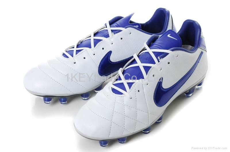 2012 New Arrival Soccer Shoes Tiempo Legend IV High Quality Football Shoes Hot 5