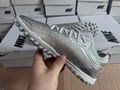 Dropshipping Men Football Shoes Silver Spiked Women Soccer Shoes Low 7