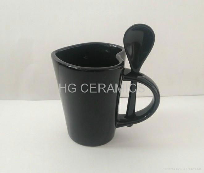 Heart shaped spoon mug 3