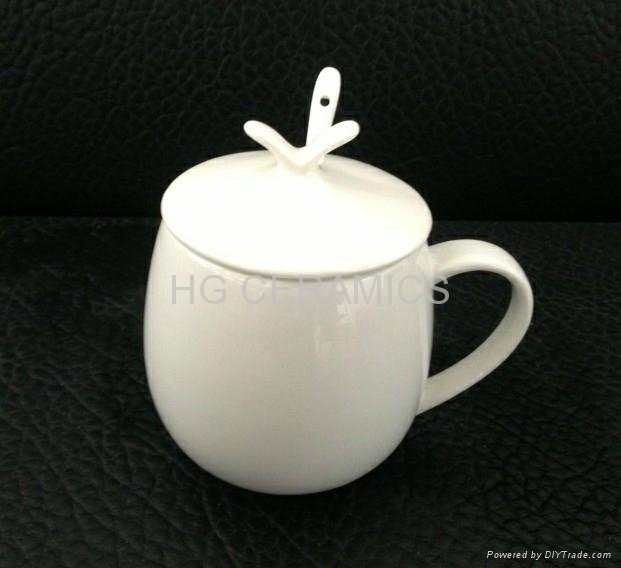 fine bone china mug with lid and spoon  3