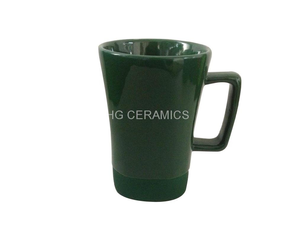 ceramic mug with square silicon bottom 5