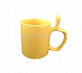 Thumb handle mug  1